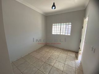 Casa Localizada a poucos metros da Av Alzira Santana