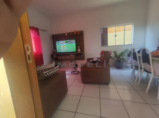 Casa com 2 quartos sendo 1 suíte no bairro Santa Isabel