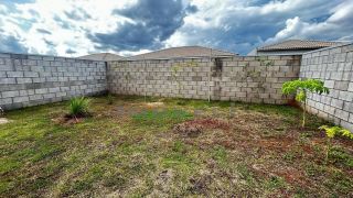 Casa com 3/4 sendo 1 suíte no Condomínio Origem do Sol