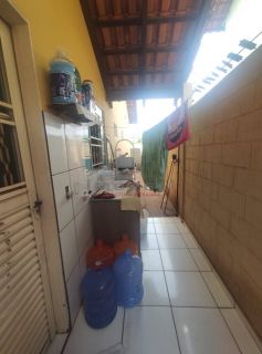 Casa com 2/4 sendo 1 suíte no bairro Santa Isabel
