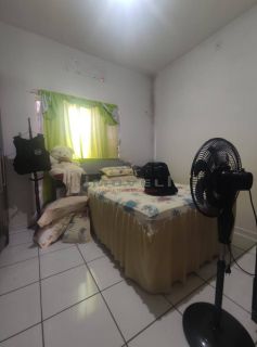 Casa com 2/4 sendo 1 suíte no bairro Santa Isabel