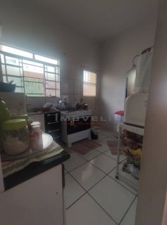 Casa com 2/4 sendo 1 suíte no bairro Santa Isabel