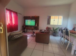 Casa com 2/4 sendo 1 suíte no bairro Santa Isabel