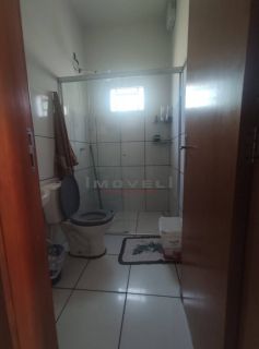 Casa com 2/4 sendo 1 suíte no bairro Santa Isabel