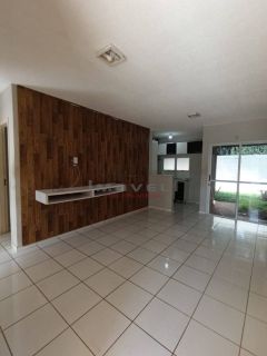 Casa com 3/4 no Condomínio Rubi em Várzea Grande