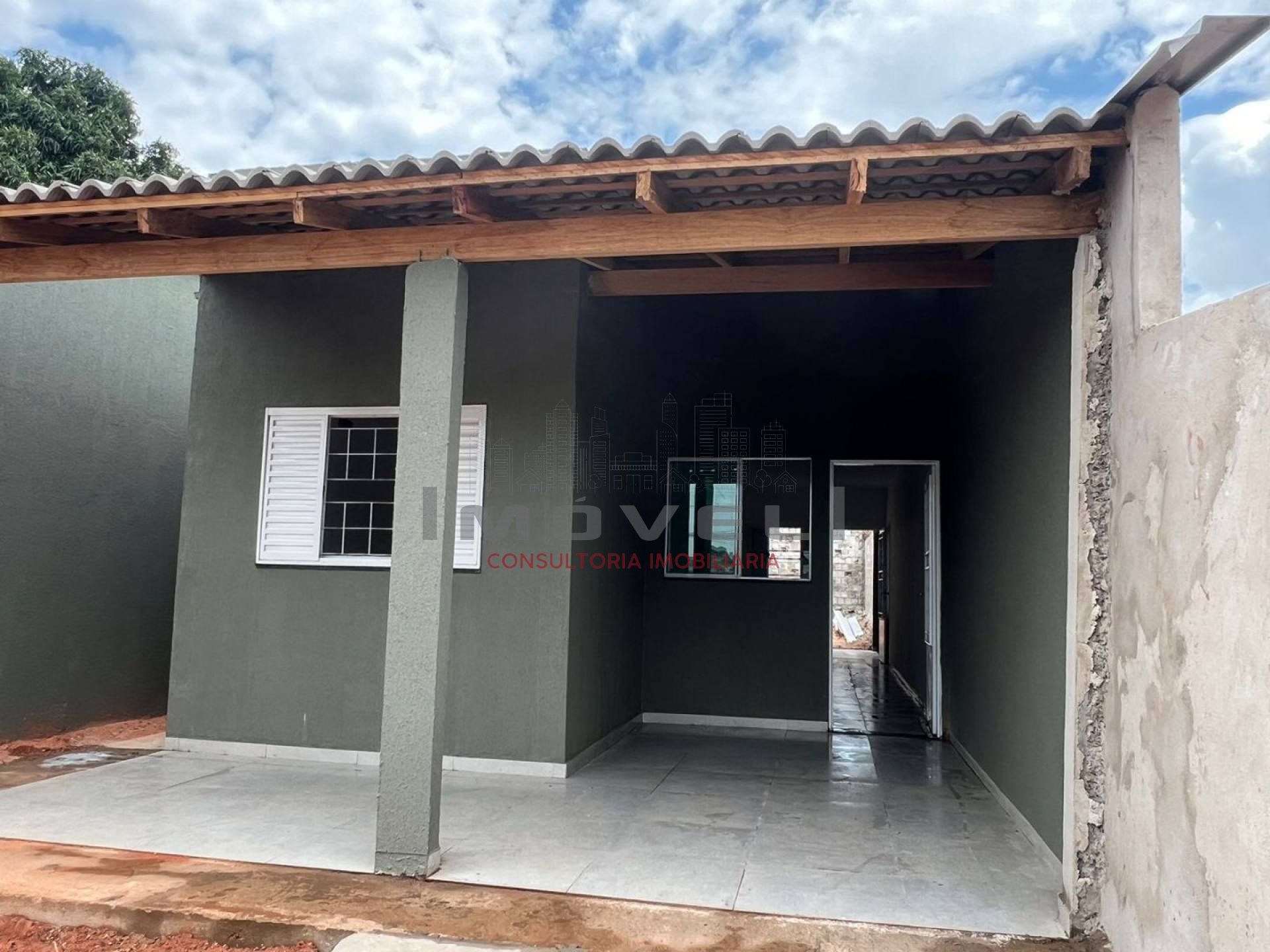 Casa com 2/4 sendo 1 suíte no Canelas