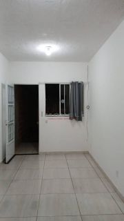 Casa Com 2/4 e Área de Serviço Coberta
