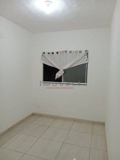 Casa Com 2/4 e Área de Serviço Coberta