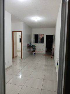 Casa Com 2/4 e Área de Serviço Coberta