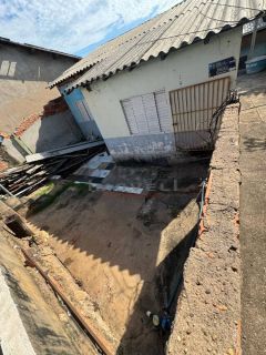Casa Para Vender com 3 quartos no bairro Figueirinha em Várzea Grande