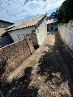 Casa Para Vender com 3 quartos no bairro Figueirinha em Várzea Grande