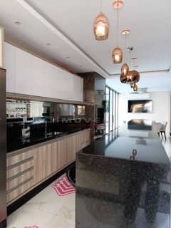 Casa Mobiliada com 4 Suites e Piscina no Condomínio Pampulha/Vg