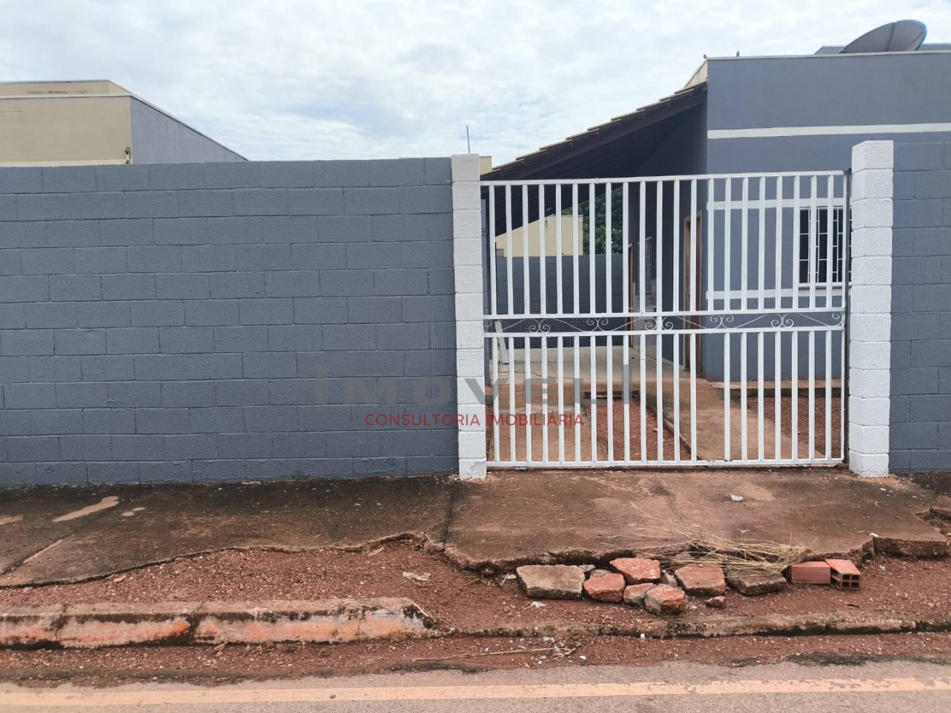 Casa com 2/4 no bairro Nova Fronteira- Várzea grande