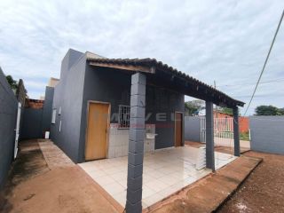 Casa com 2/4 no bairro Nova Fronteira- Várzea grande