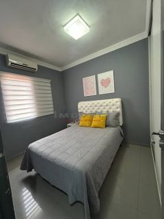 Sobrado a venda no Condomínio Canachuê