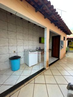 Vende-se Casa com 3/4 e barracão no Bairro Jardim Novo Horizonte em Várzea Grande