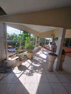 Casa com 2/4 no centro de Várzea Grande