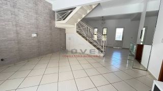 Sobrado para locação  no Condomínio Residencial Santa Rosa!