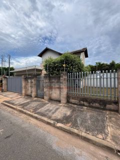 Sobrado com 3/4 sendo 1 suíte no Jardim dos Estados em Várzea Grande