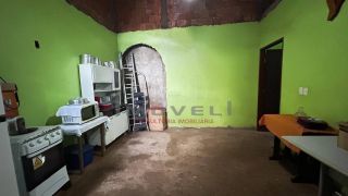 Ampla, arejada e com duas frentes! Casa à venda no Jardim Glória