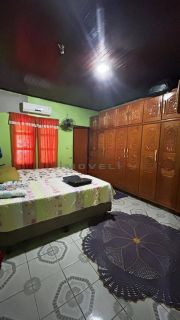 Ampla, arejada e com duas frentes! Casa à venda no Jardim Glória