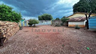 Ampla, arejada e com duas frentes! Casa à venda no Jardim Glória