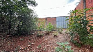 Ampla, arejada e com duas frentes! Casa à venda no Jardim Glória