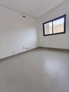 CASA EM CUIABA PARQUE ORAHA   Terreno 6x30=180 Área Construída 99,75  Porcelanato Incepa Piso 90x90 Parede WC 90x90 Parede Coz/Lav 60x1,20  Esquadrias em alumínio preto com alizar.  Portas de madeira  Metais Rainha    Casa Unifamiliar  03 Qtos sendo 1 Sui