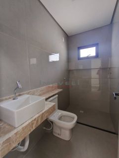 CASA EM CUIABA PARQUE ORAHA   Terreno 6x30=180 Área Construída 99,75  Porcelanato Incepa Piso 90x90 Parede WC 90x90 Parede Coz/Lav 60x1,20  Esquadrias em alumínio preto com alizar.  Portas de madeira  Metais Rainha    Casa Unifamiliar  03 Qtos sendo 1 Sui