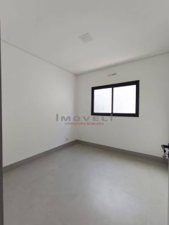 CASA EM CUIABA PARQUE ORAHA   Terreno 6x30=180 Área Construída 99,75  Porcelanato Incepa Piso 90x90 Parede WC 90x90 Parede Coz/Lav 60x1,20  Esquadrias em alumínio preto com alizar.  Portas de madeira  Metais Rainha    Casa Unifamiliar  03 Qtos sendo 1 Sui