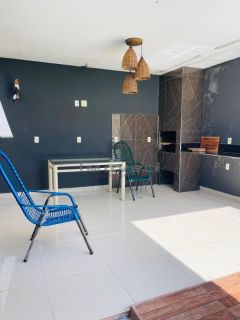 Casa com piscina no Jardim dos Estados