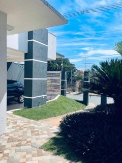 Casa com piscina no Jardim dos Estados