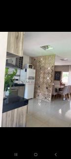 Casa com piscina no Jardim dos Estados