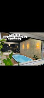 Casa com piscina no Jardim dos Estados