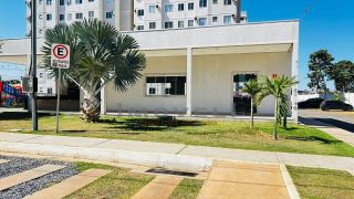 Apartamento térreo, com 2/4 no Chapada Raviera