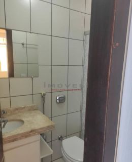 Apartamento com 2/4 sendo 1 suíte no Jardim Aeroporto em Várzea Grande