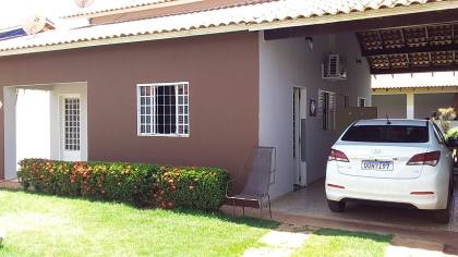 Casa com edícula disponível pra venda Chapéu do sol.