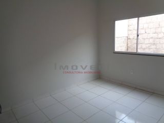 Casa com 2/4 no bairro Figueirinha em Várzea Grande