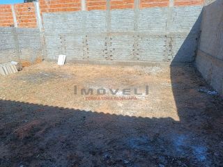 Casa pronta no bairro altos do glória várzea grande   3 quartos sendo 1 suite  Sala Cozinha Banheiro social  Área de serviço coberta  Valor 300.000,00