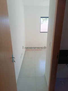 Casa pronta no bairro altos do glória várzea grande   3 quartos sendo 1 suite  Sala Cozinha Banheiro social  Área de serviço coberta  Valor 300.000,00