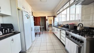 Apartamento com 232m² – Um por andar – 4 quartos, 2 suítes, depósito e lazer completo