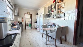 Apartamento com 232m² – Um por andar – 4 quartos, 2 suítes, depósito e lazer completo