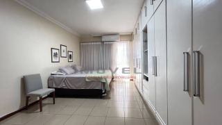 Apartamento com 232m² – Um por andar – 4 quartos, 2 suítes, depósito e lazer completo