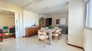 Apartamento com 232m² – Um por andar – 4 quartos, 2 suítes, depósito e lazer completo