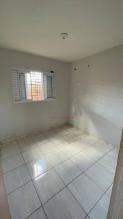 Casa com 2/4 no bairro Paiaguas em Varzea grande