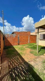 Casa com 2/4 no bairro Paiaguas em Varzea grande