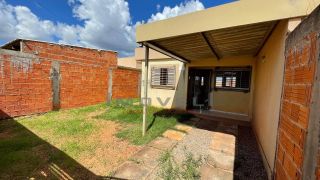 Casa com 2/4 no bairro Paiaguas em Varzea grande