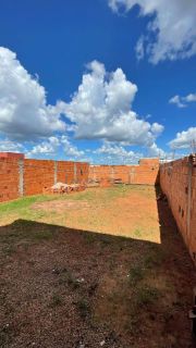 Casa com 2/4 no bairro Paiaguas em Varzea grande