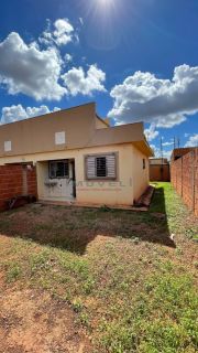 Casa com 2/4 no bairro Paiaguas em Varzea grande