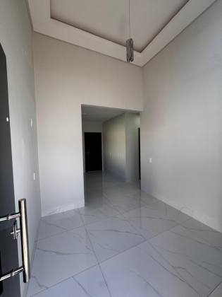 LINDA CASA NO BAIRRO ICARAI SENDO 3 QUARTOS-SALA-COZINHA-BANHEIRO SOCIAL-AREA DE SERVIÇO COBERTA